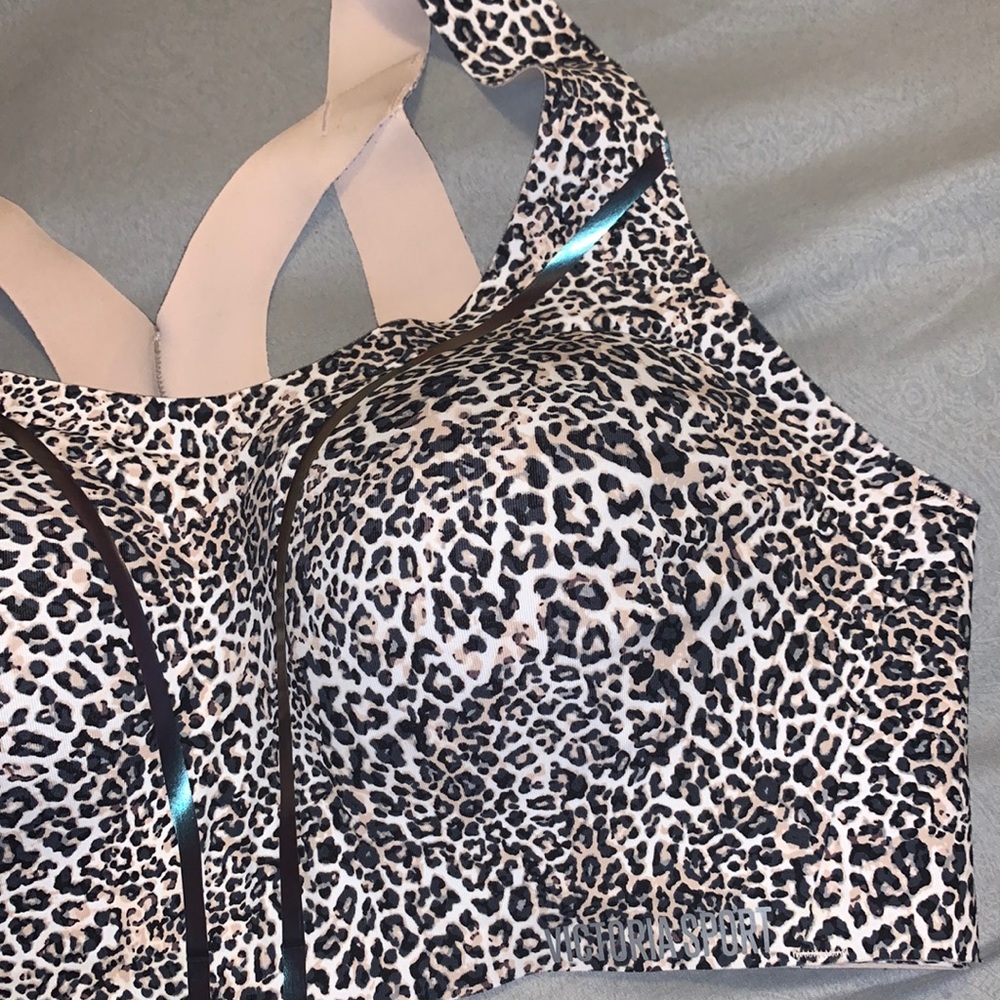 Victoria Sport Cheetah Print Sports Bra - Picture 2 of 7